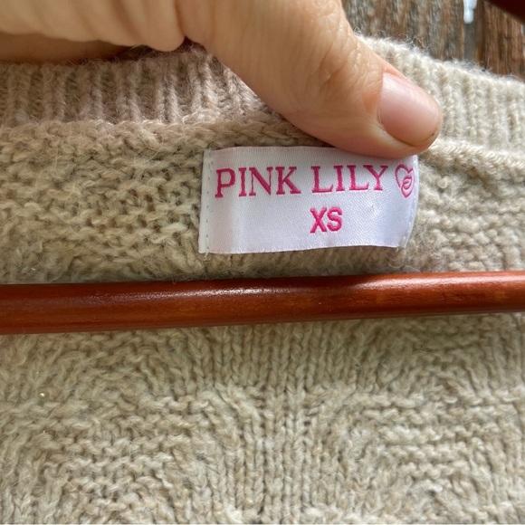 PINK LILY Women’s Tan Chevron Knit Oversized Sweater Size XS - Picture 2 of 11